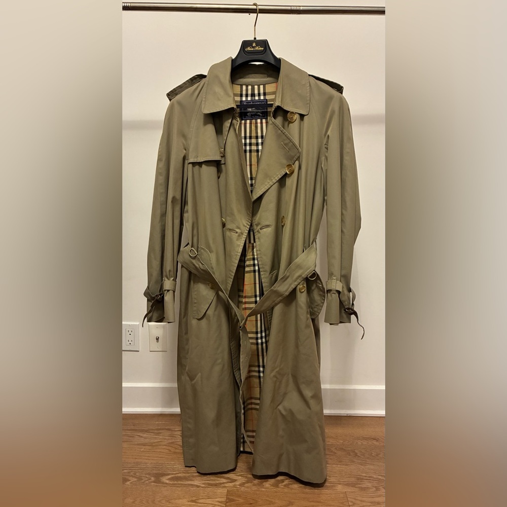 Burberry Khaki Trench Coat with Plaid Lining Size 40 Men’s